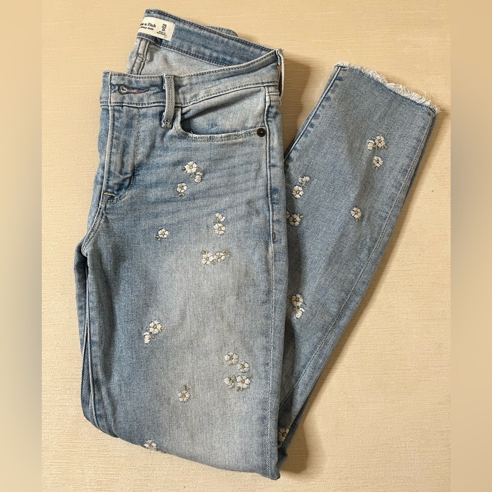 Abercrombie & Fitch Boho Floral Skinny Ankle Jeans - Women’s 25 / 0 Regular